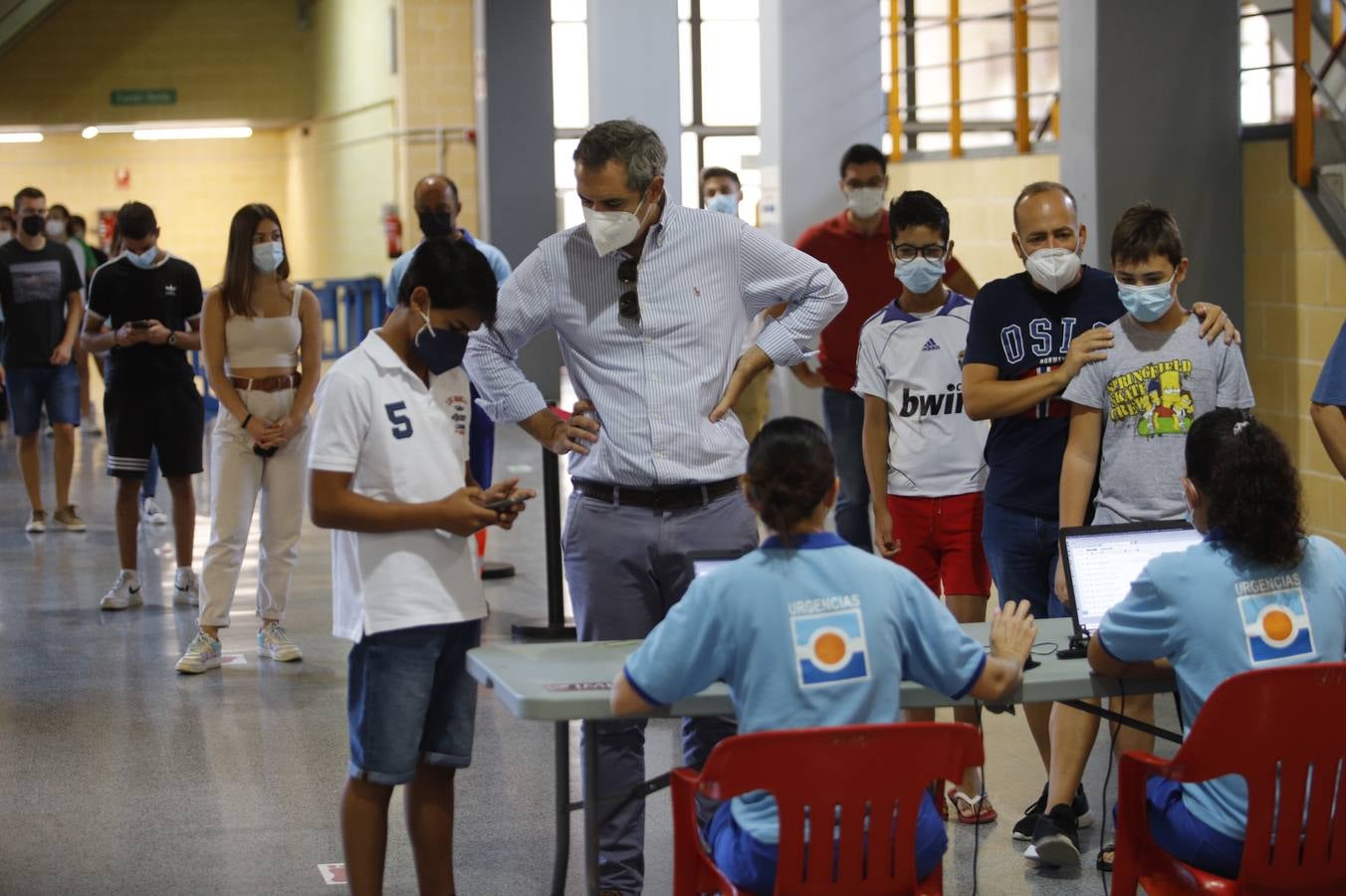 Vacunación exprés Covid en Córdoba para los rezagados, en imágenes