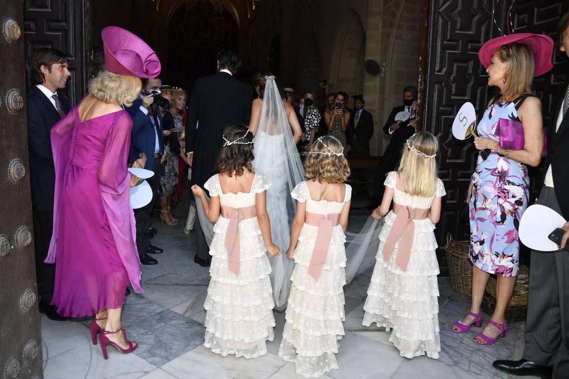 La boda de Carlos Cortina y Carla Vega-Penichet, en imágenes