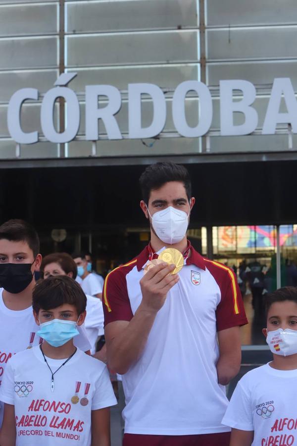 El recibimiento al ciclista Alfonso Cabello en Córdoba, en imágenes