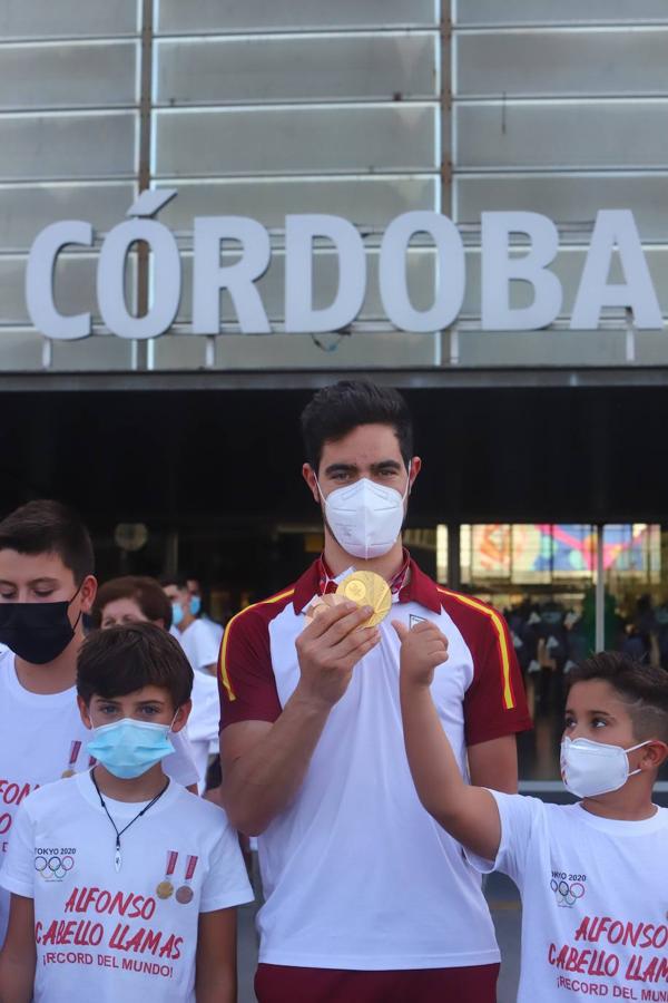 El recibimiento al ciclista Alfonso Cabello en Córdoba, en imágenes