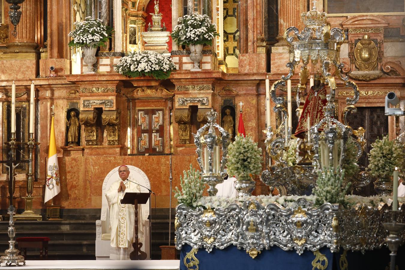 La misa en honor a la Virgen de la Fuensanta de Córdoba, en imágenes