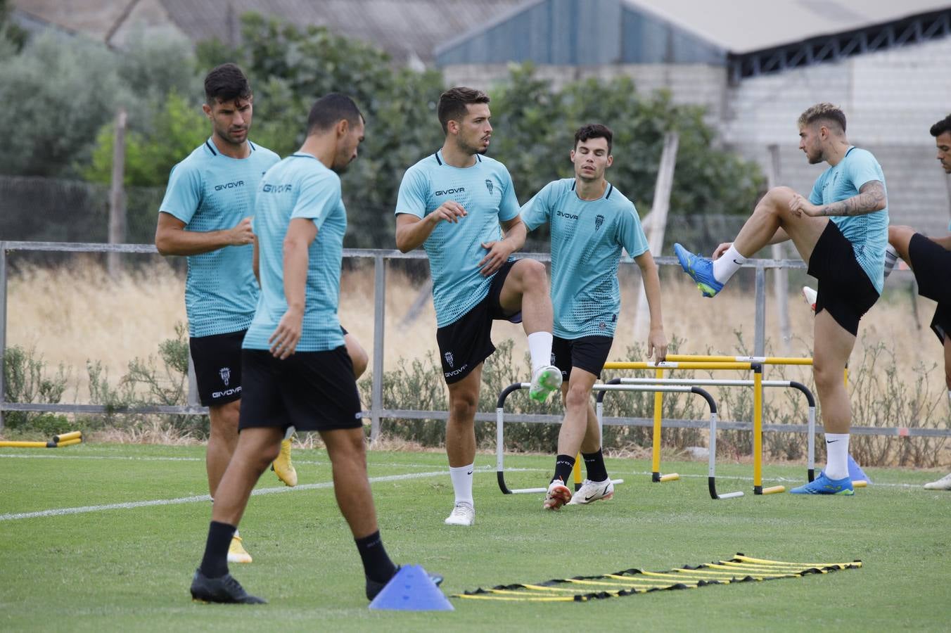 El entrenamiento del Córdoba CF en la festividad de la Virgen de la Fuensanta, en imágenes