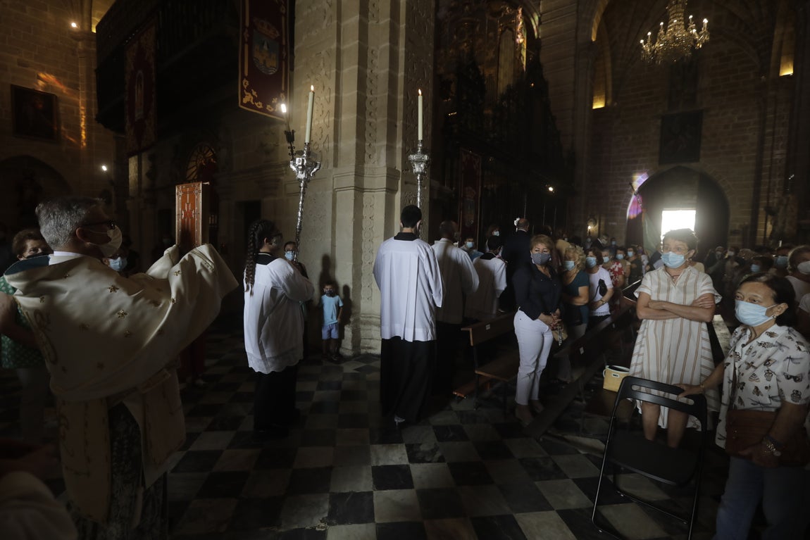 En imágenes: Así ha sido la procesión de la Virgen de los Milagros, en El Puerto