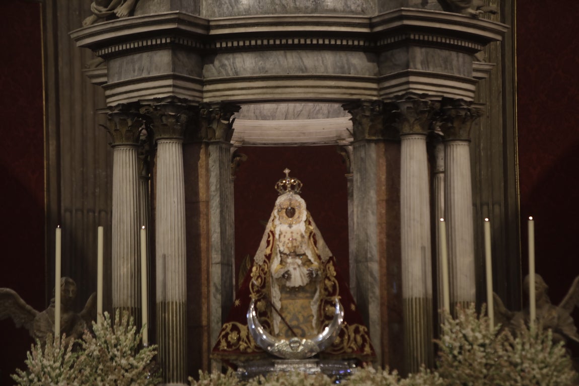 En imágenes: Así ha sido la procesión de la Virgen de los Milagros, en El Puerto