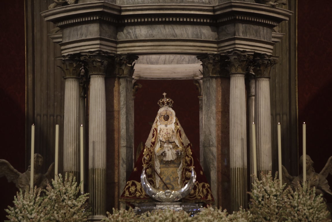 En imágenes: Así ha sido la procesión de la Virgen de los Milagros, en El Puerto