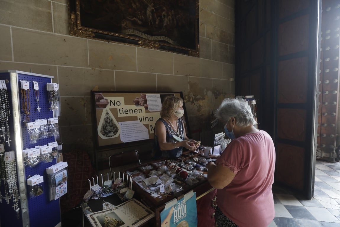 En imágenes: Así ha sido la procesión de la Virgen de los Milagros, en El Puerto