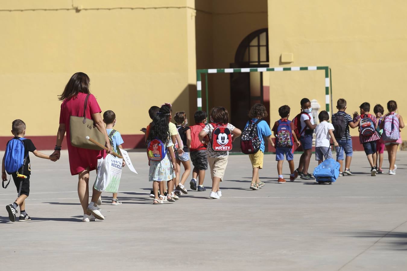 El alcalde de Sevilla abre el curso escolar en el Colegio Arias Montano