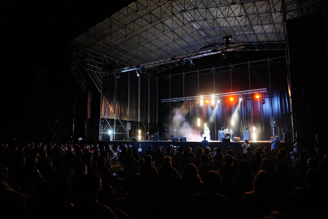 En imágenes, el concierto de María José Llergo en Pozoblanco