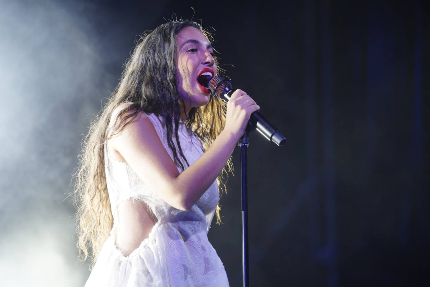 En imágenes, el concierto de María José Llergo en Pozoblanco