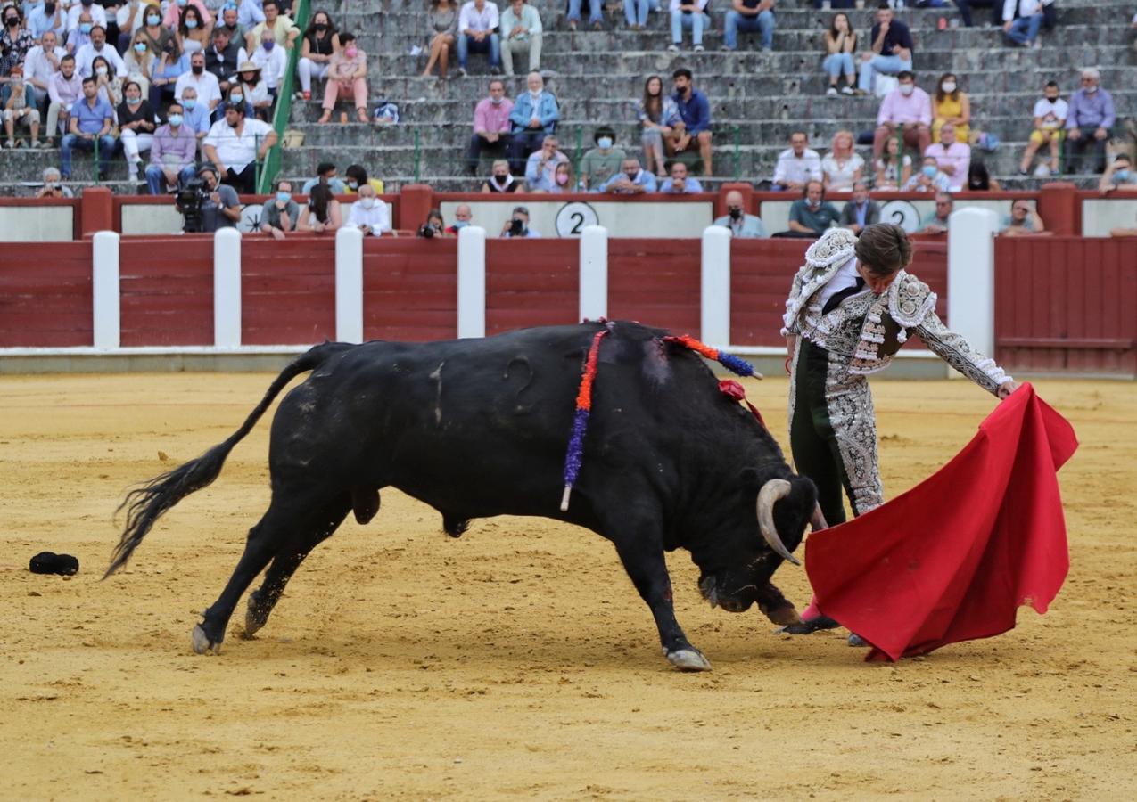 Cuatro orejas y debut con sobresaliente: Tomás Rufo toma la alternativa con nota