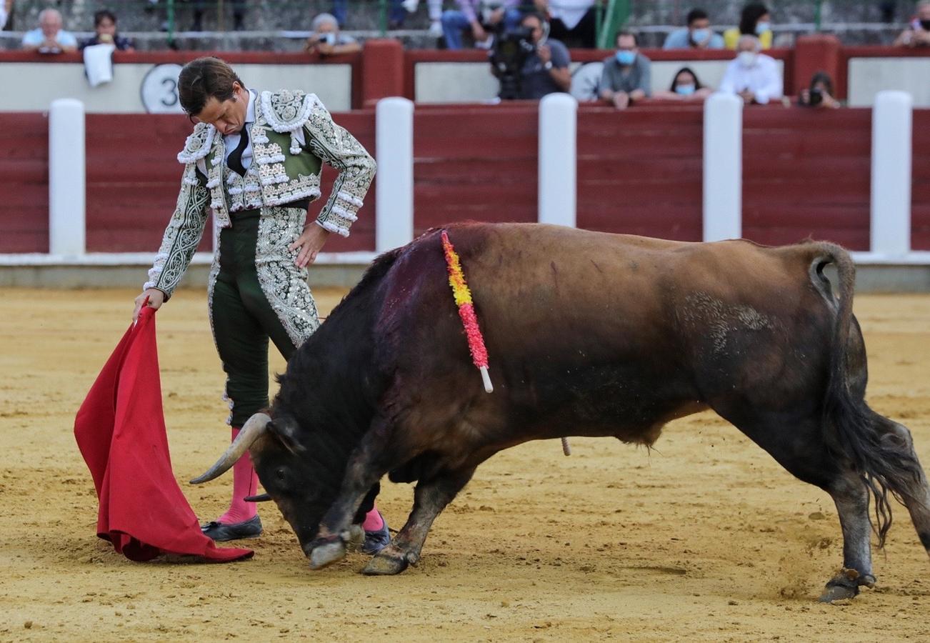 Cuatro orejas y debut con sobresaliente: Tomás Rufo toma la alternativa con nota