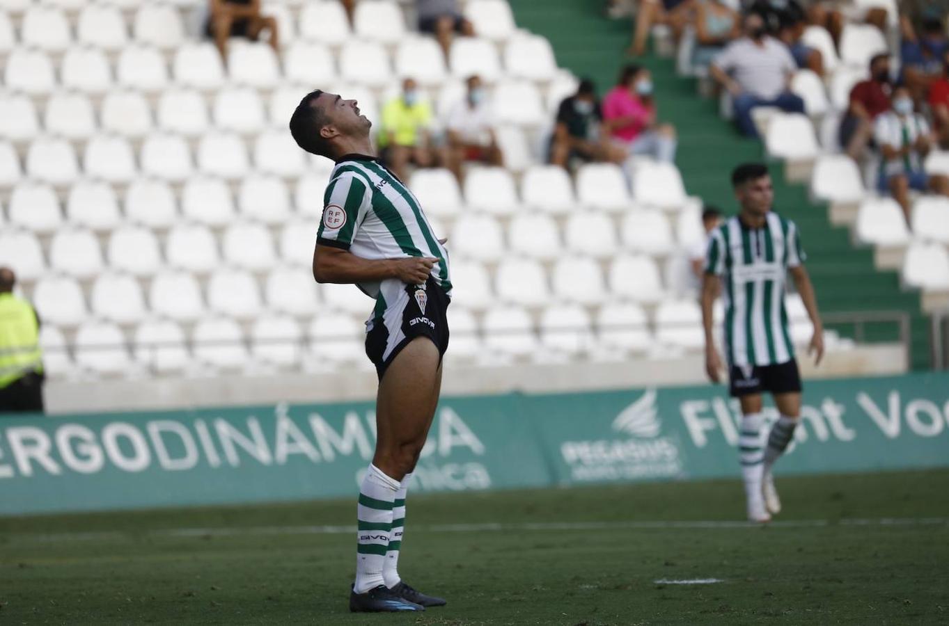 Las mejores imágenes del Córdoba CF - Cádiz B