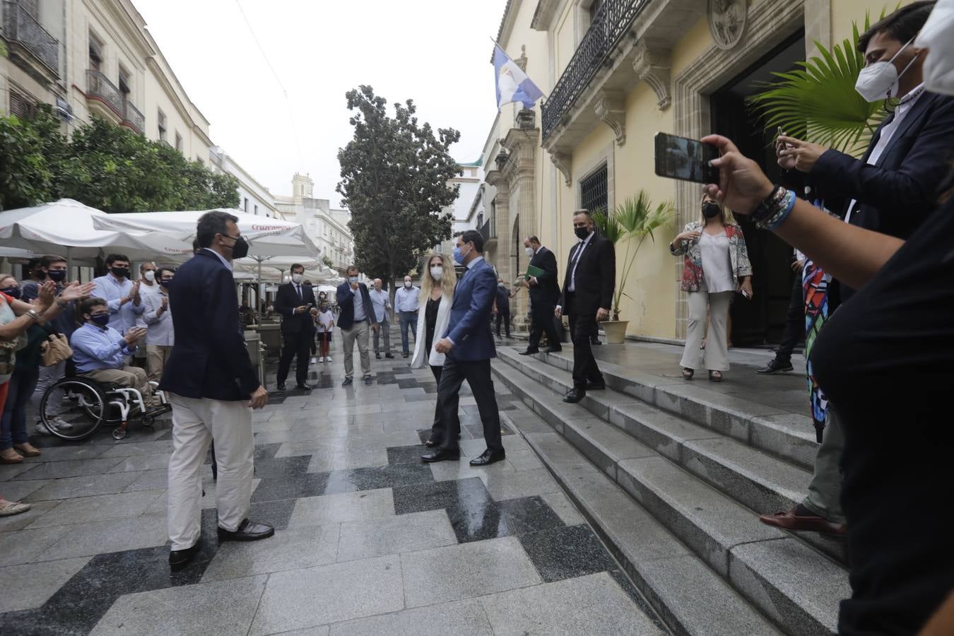 Fotos: La visita de Juanma Moreno en Jerez