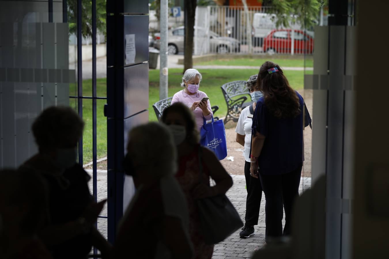 En imágenes , la reapertura de los centros de mayores de Córdoba