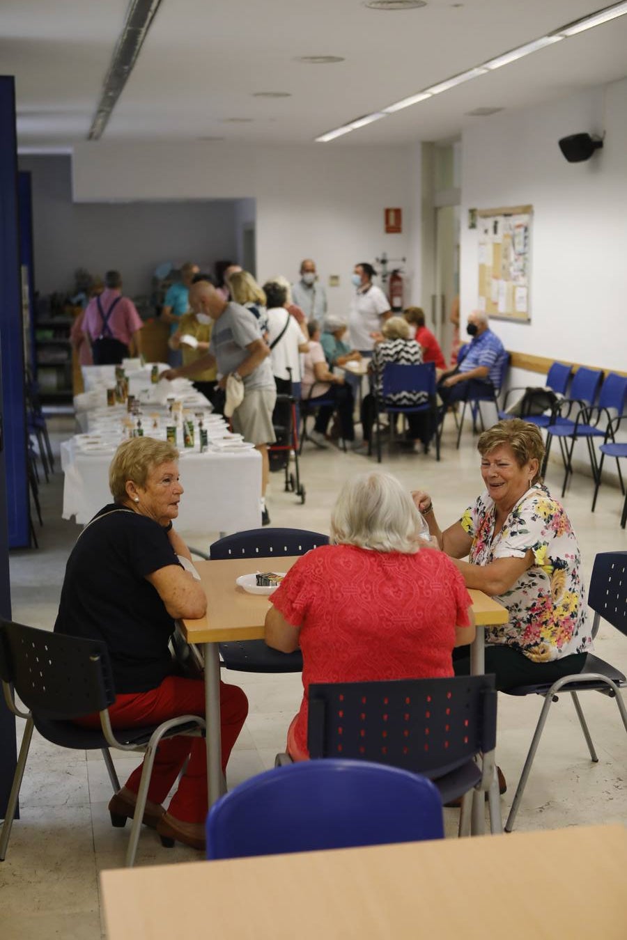 En imágenes , la reapertura de los centros de mayores de Córdoba