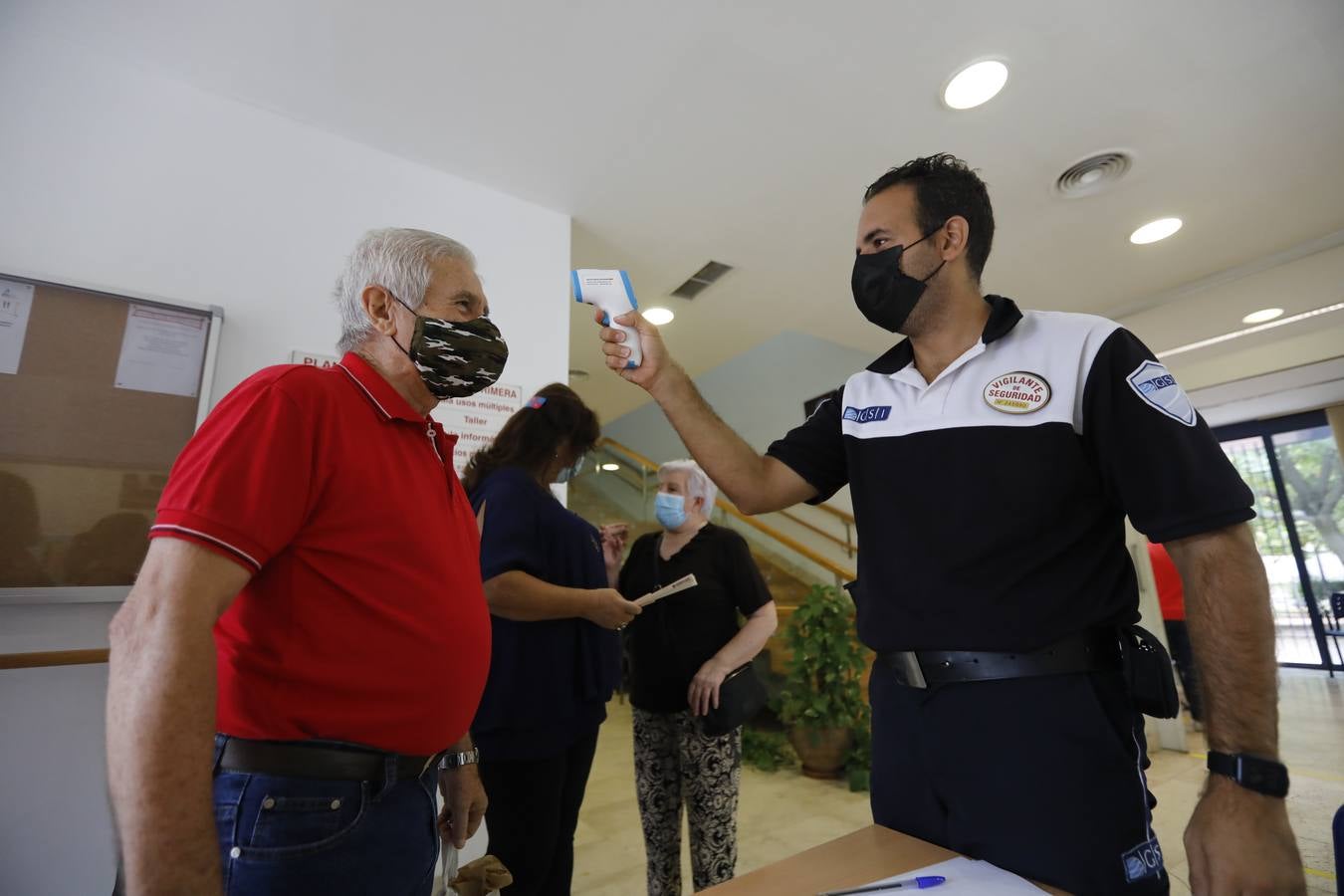 En imágenes , la reapertura de los centros de mayores de Córdoba