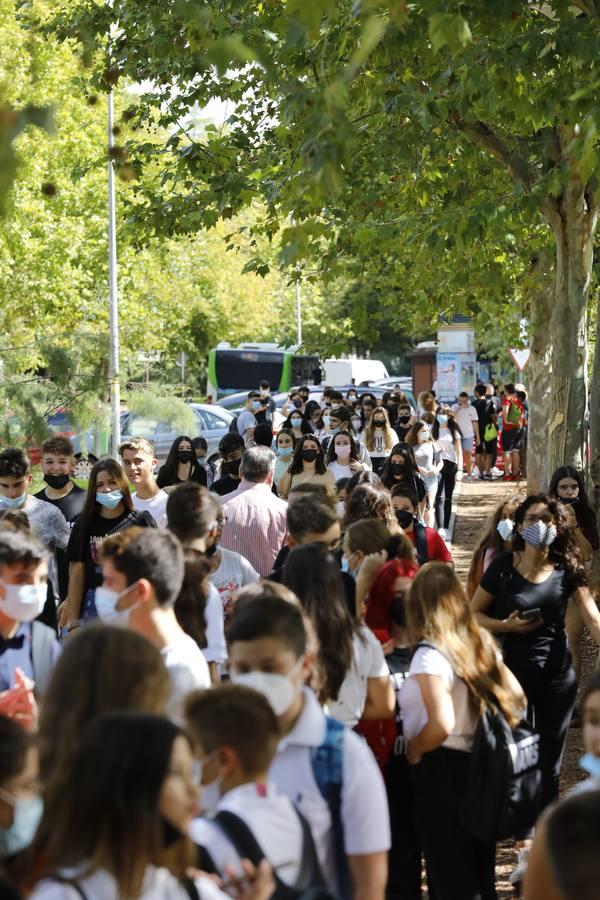 El regreso a las aulas de Secundaria en Córdoba, en imágenes