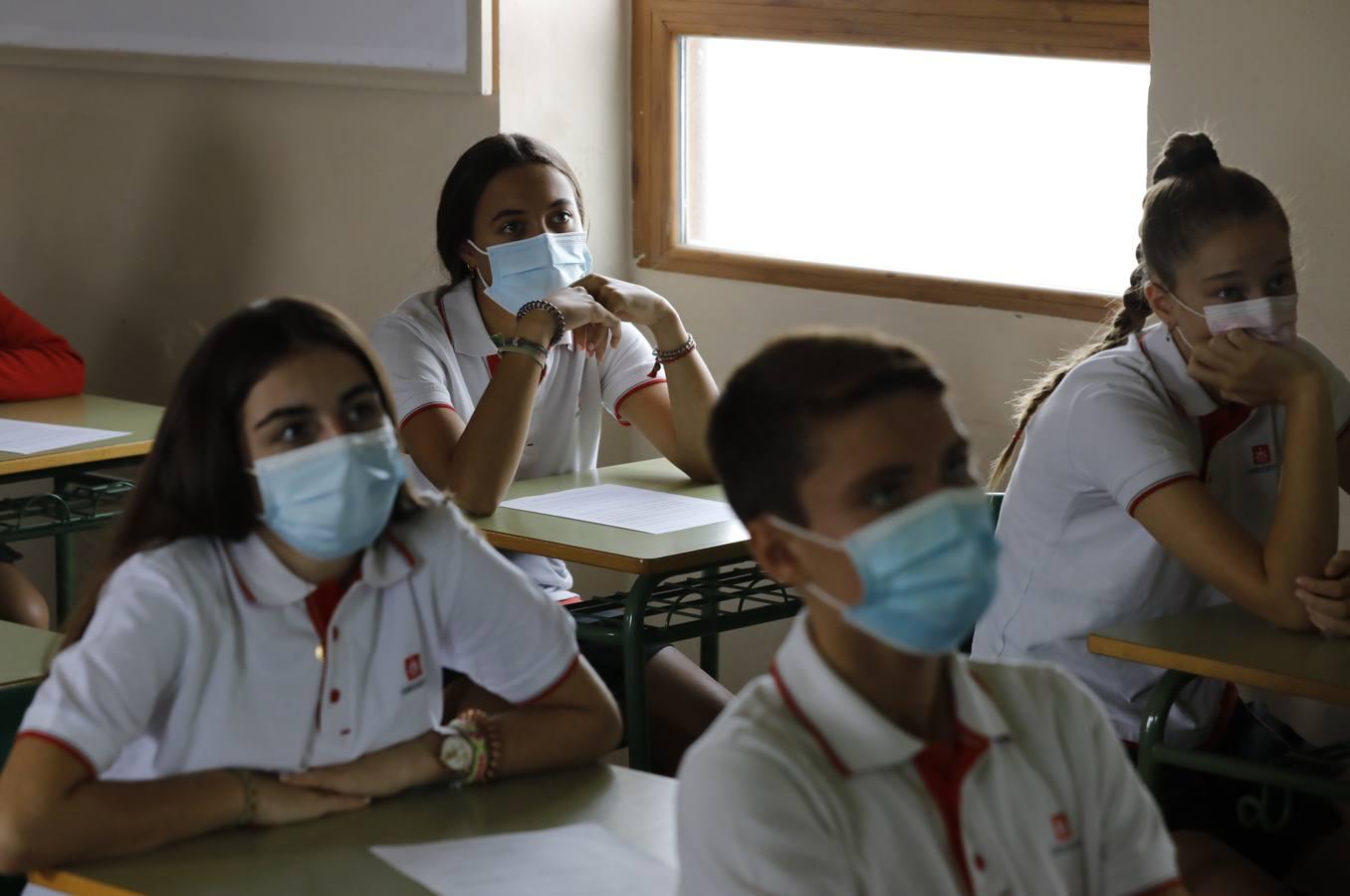 La ESO y Bachillerato vuelven a clase en Córdoba | «Estamos más tranquilos, pero toda precaución es poca»