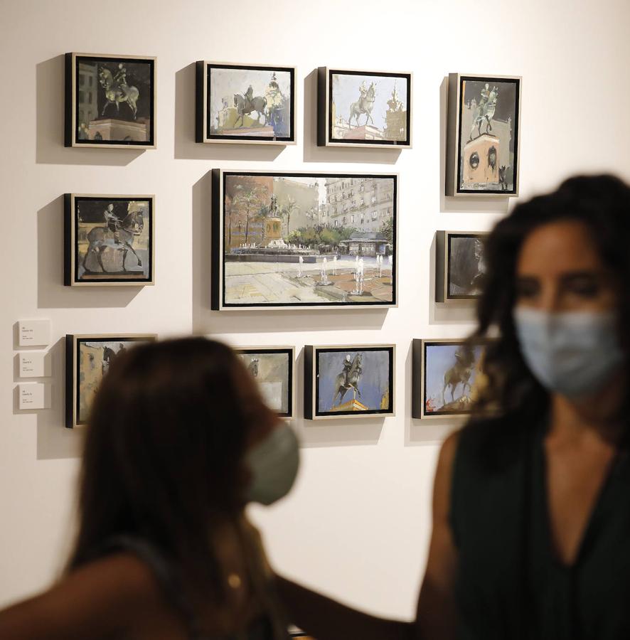 La exposición de Javier Bassecourt sobre la plaza de las Tendillas de Córdoba, en imágenes