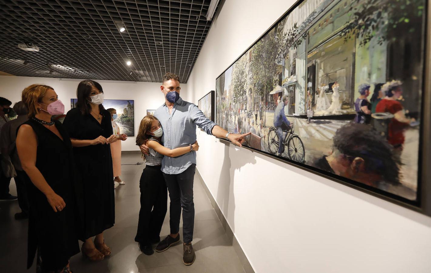 La exposición de Javier Bassecourt sobre la plaza de las Tendillas de Córdoba, en imágenes