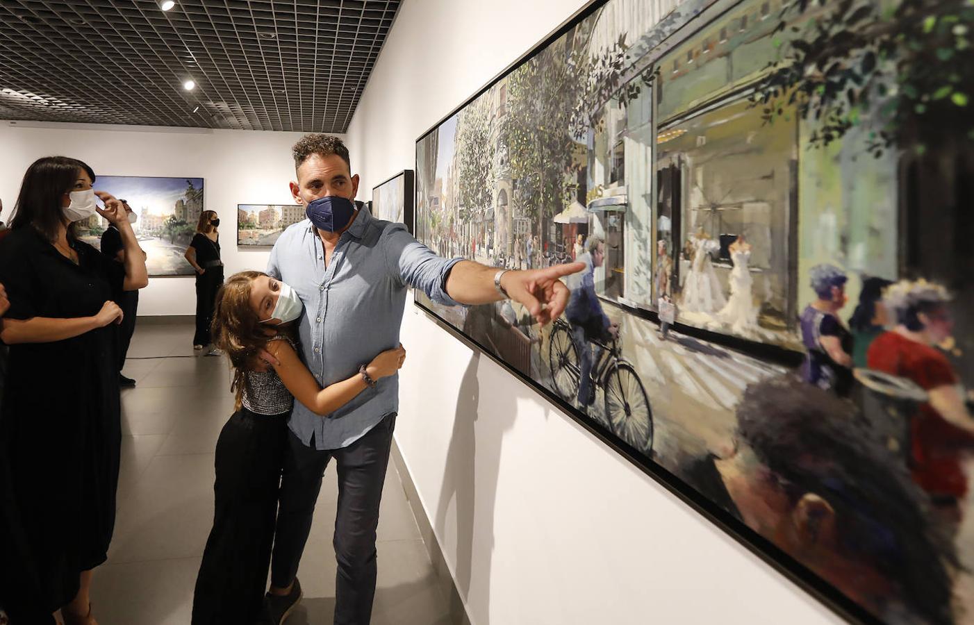 La exposición de Javier Bassecourt sobre la plaza de las Tendillas de Córdoba, en imágenes