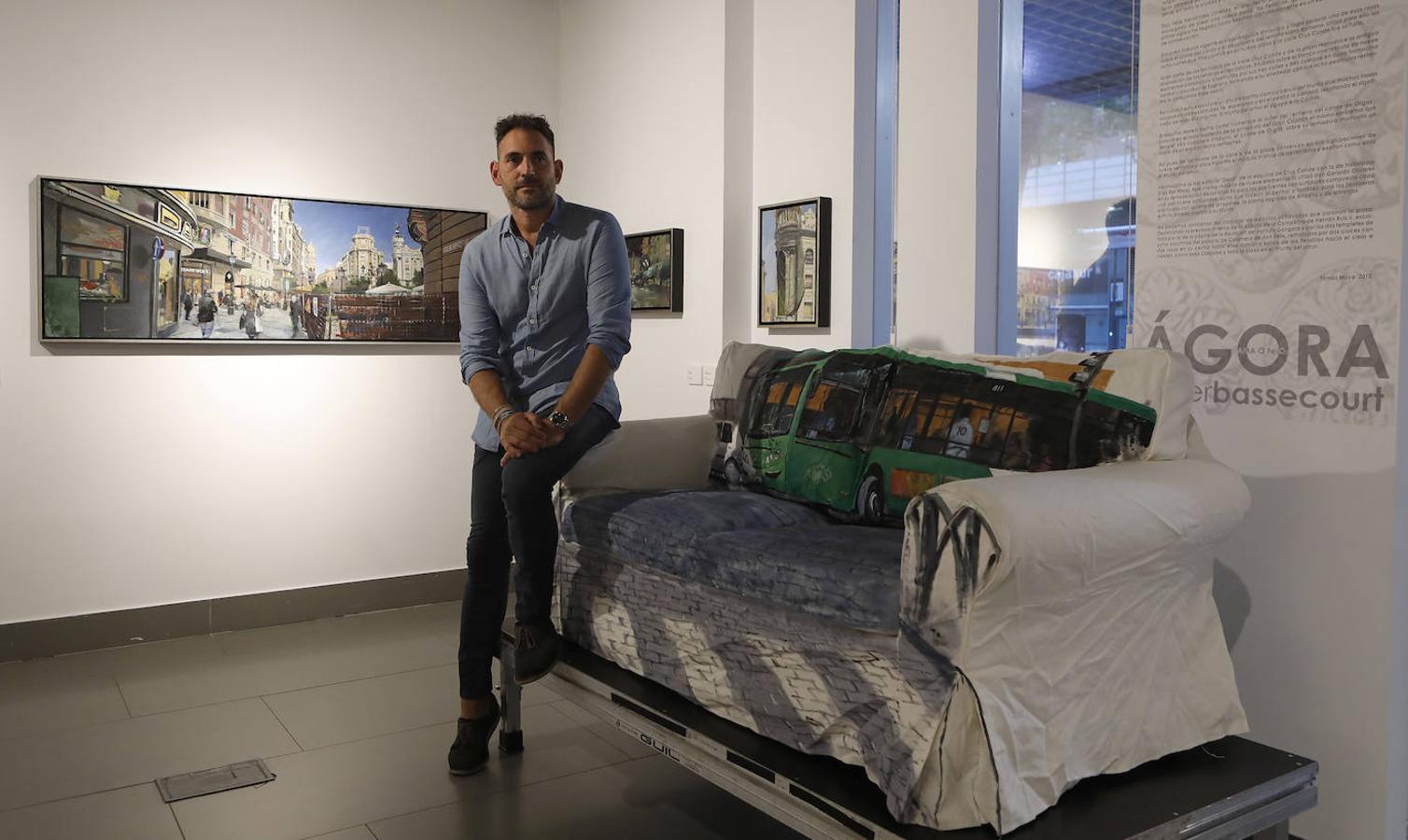 La exposición de Javier Bassecourt sobre la plaza de las Tendillas de Córdoba, en imágenes