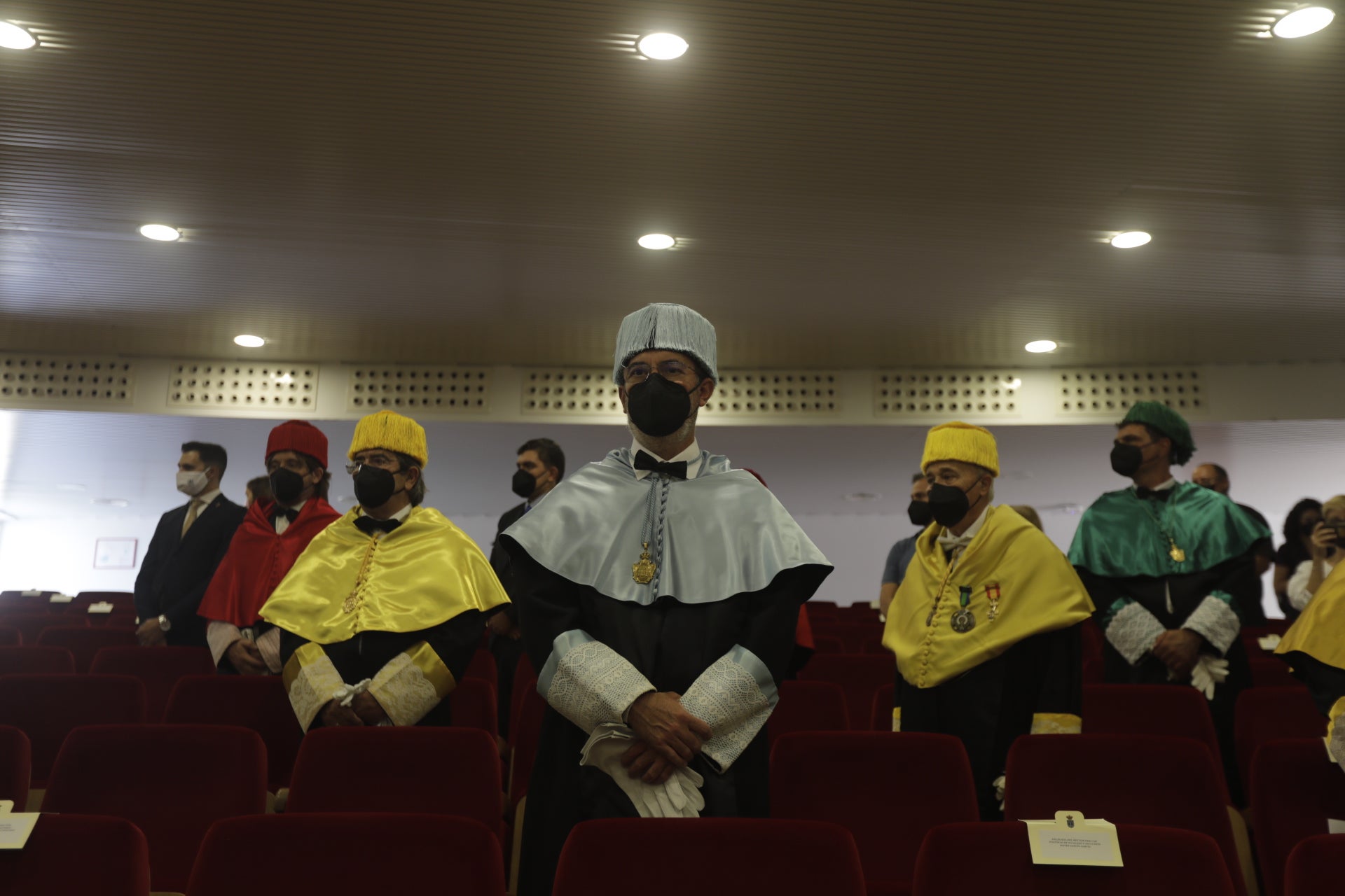 En imágenes: Así ha sido la investidura de Soledad Becerril y María Izquierdo como doctoras Honoris Causa de la Universidad de Cádiz