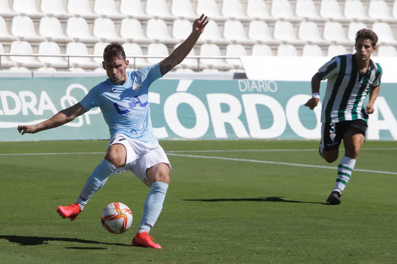 Las mejores imágenes del derbi Córdoba B - Ciudad de Lucena