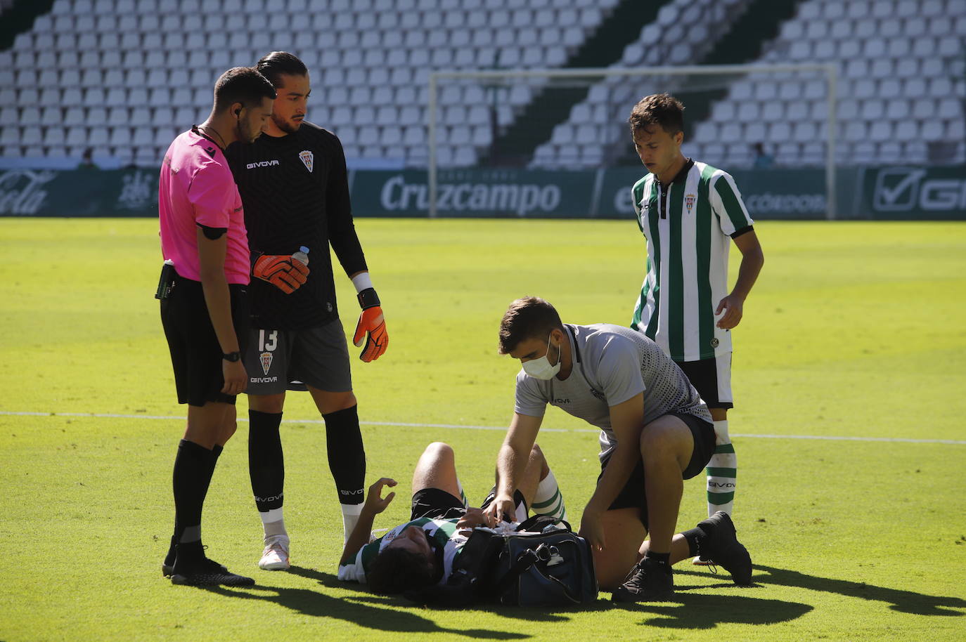 Las mejores imágenes del derbi Córdoba B - Ciudad de Lucena