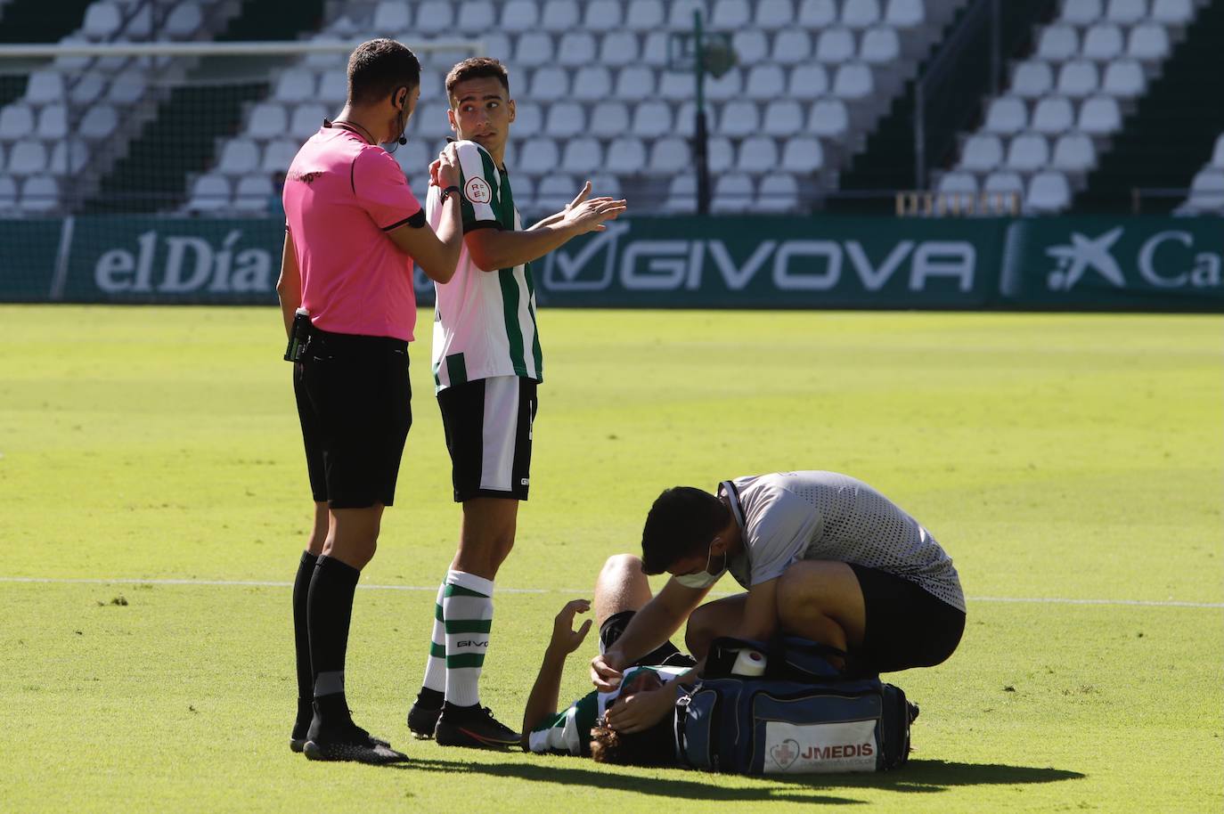 Las mejores imágenes del derbi Córdoba B - Ciudad de Lucena