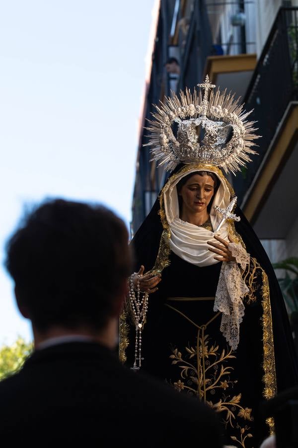 Numerosos cofrades se han asistido este domingo al Rosario de la Aurora de la Hermandad de la Vera Cruz