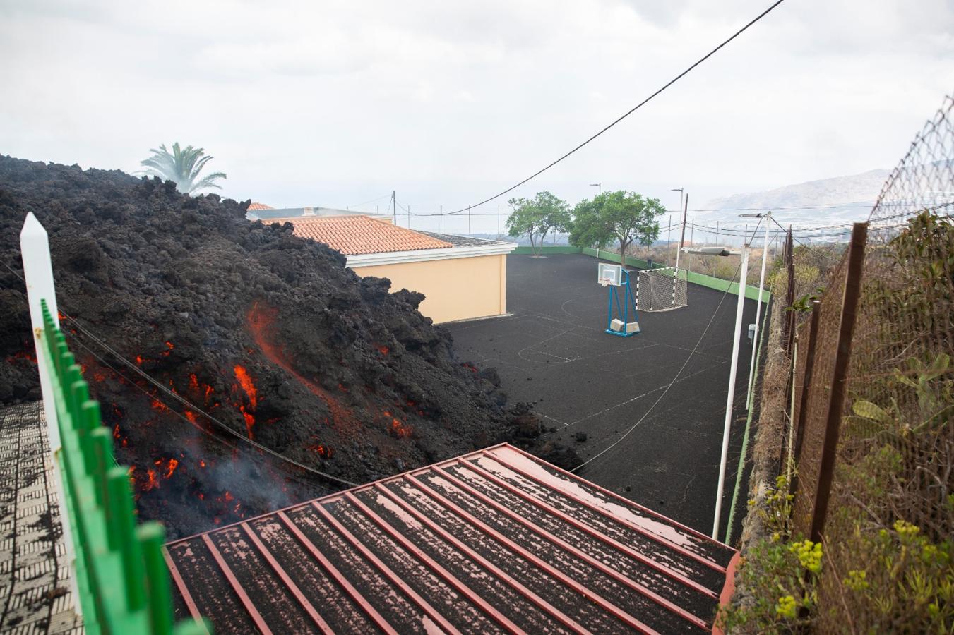 El día después de la erupción del volcán, en imágenes