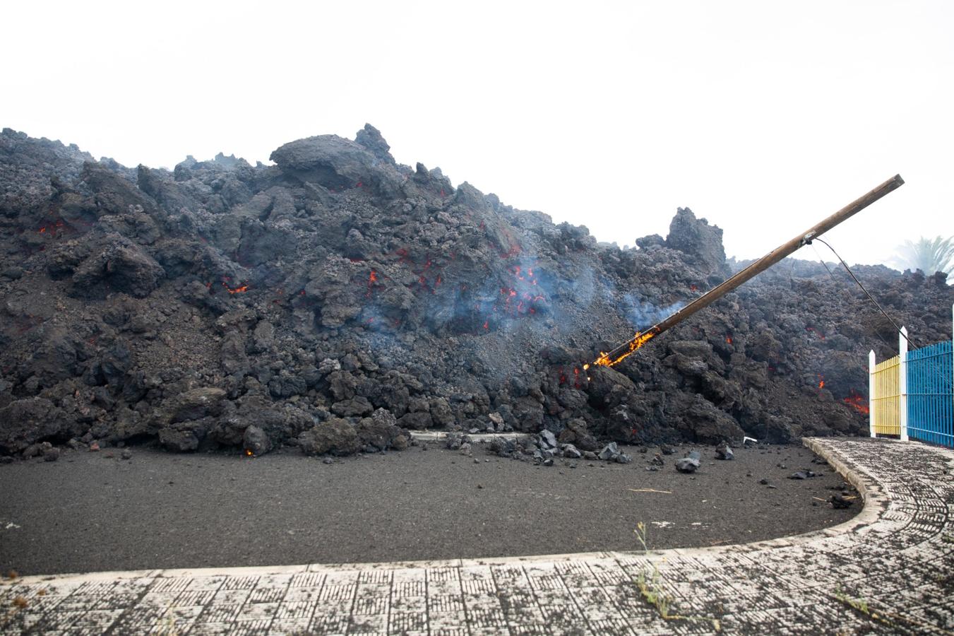 El día después de la erupción del volcán, en imágenes