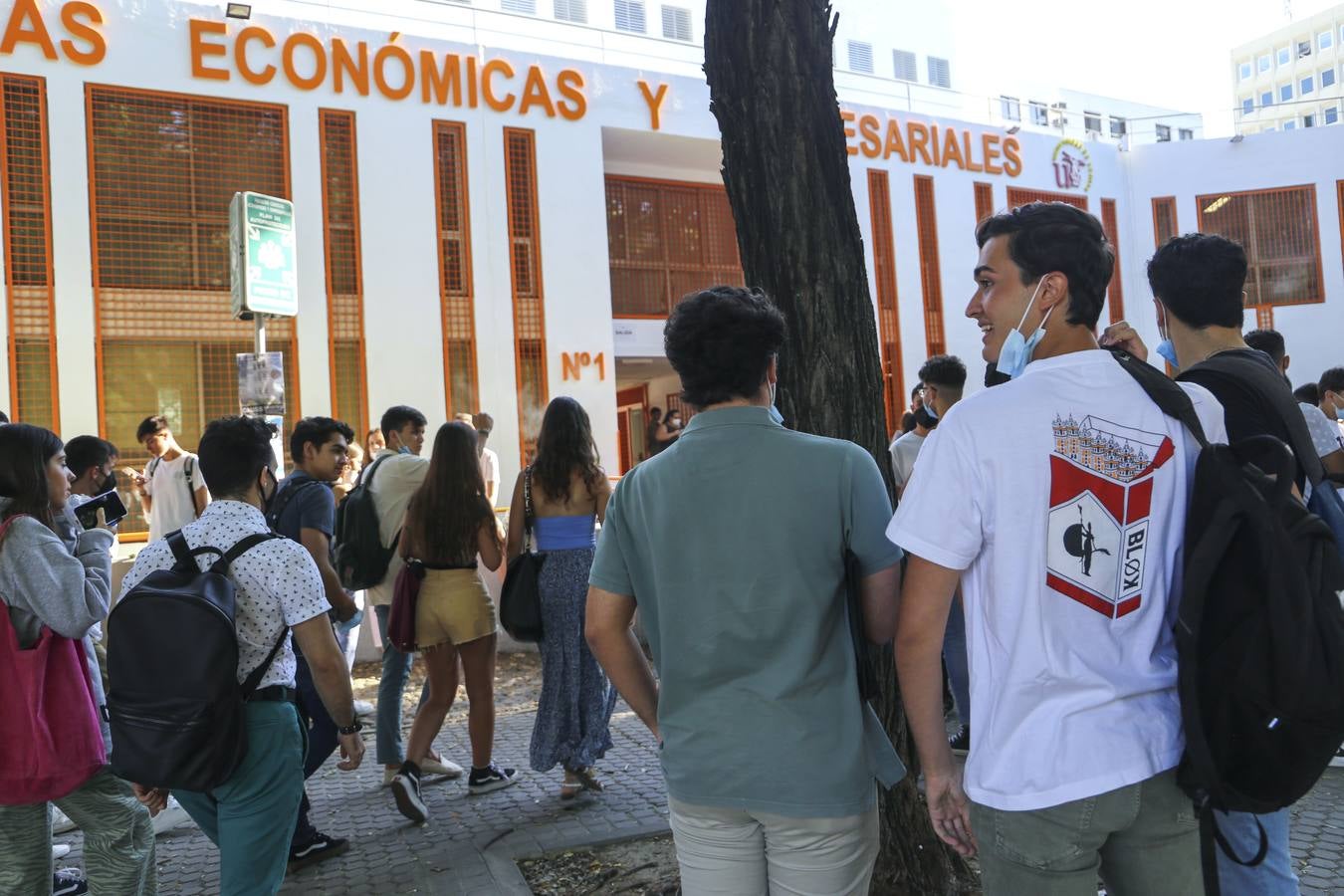 Los universitarios de Sevilla han vuelto a clase con normalidad para un nuevo curso