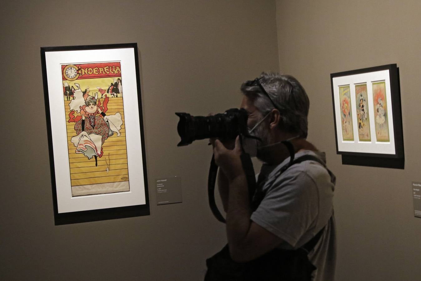 Inauguración de la muestra 'Carteles de la vida moderna' en CaixaForum