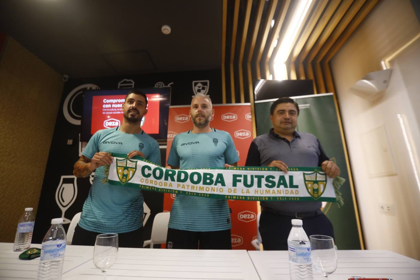 Las mejores imágenes de la presentación de Miguelín, fichaje estrella del Córdoba Patrimonio de fútbol sala