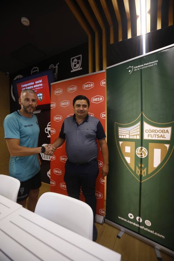 Las mejores imágenes de la presentación de Miguelín, fichaje estrella del Córdoba Patrimonio de fútbol sala