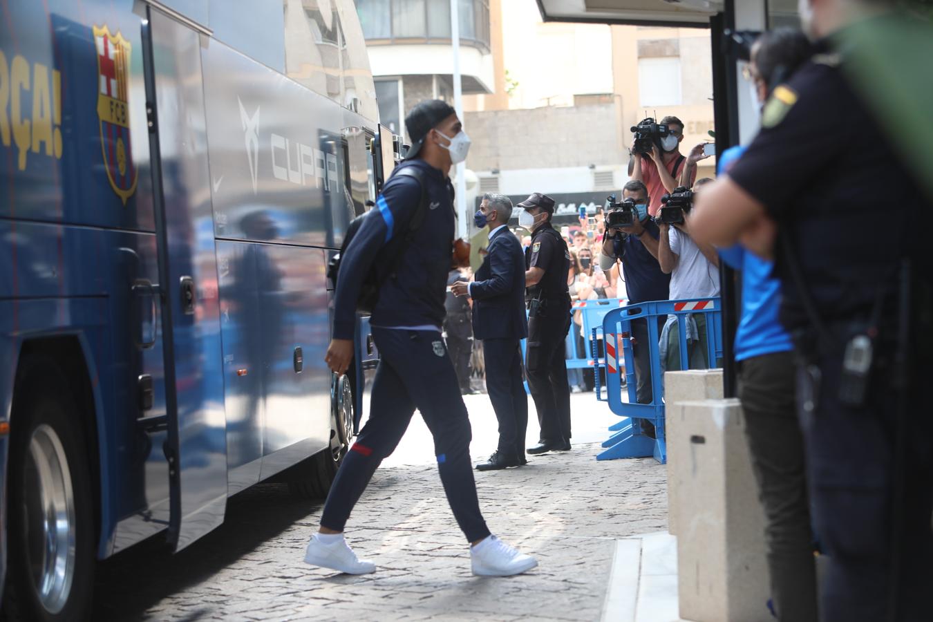 FOTOS: La llegada del Barcelona a Cádiz