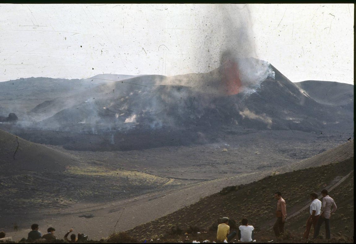 Numerosos periodistas extranjeros y algunos de la península se repartieron como pudieron las pocas habitaciones libres que quedaban. 