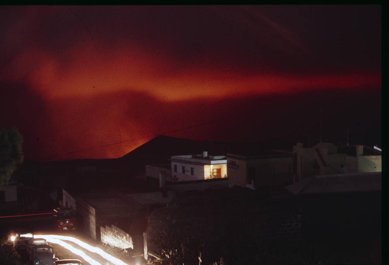 Los vecinos de la comarca de Fuencaliente anunciaban un día antes que estaba a punto de nacer un nuevo volcán. 