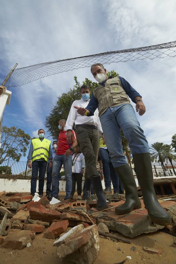 En imágenes, tareas de limpieza en las zonas más afectadas por el temporal en Lepe