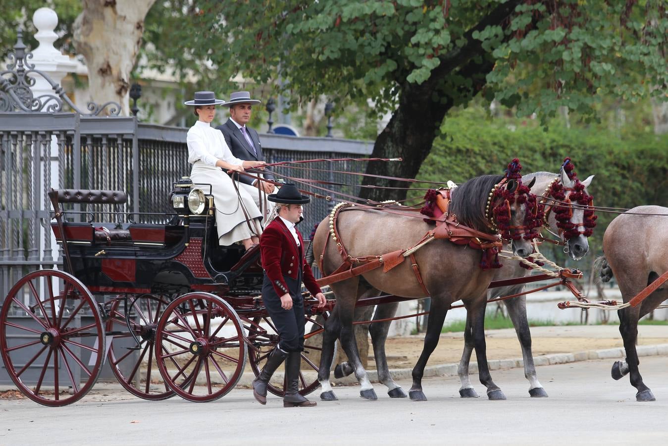 Paseo de carruajes por el Parque de María Luisa