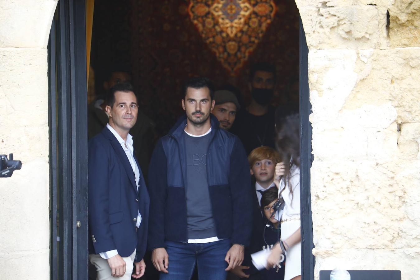 El desfile solidario de Silbon en el Puente Romano de Córdoba, en imágenes