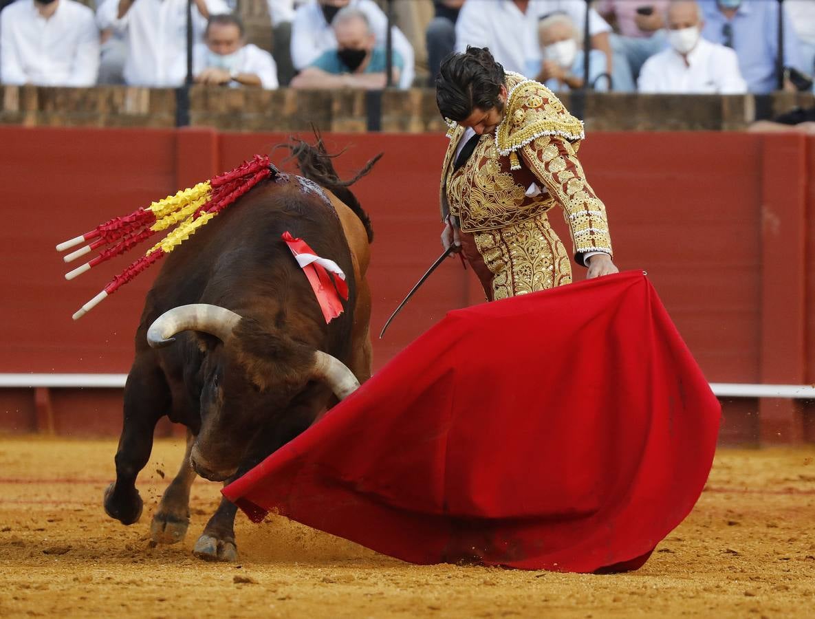 En imágenes, mano a mano de Morante de la Puebla y Juan Ortega en la Maestranza