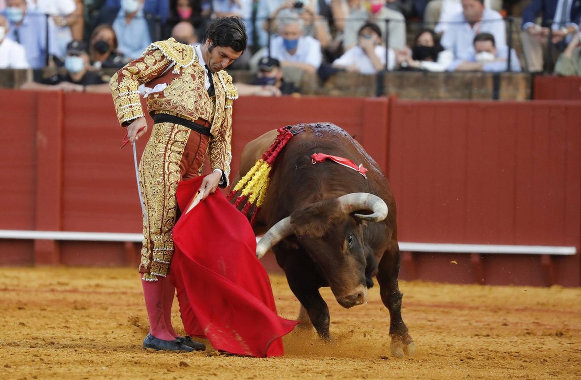 En imágenes, mano a mano de Morante de la Puebla y Juan Ortega en la Maestranza