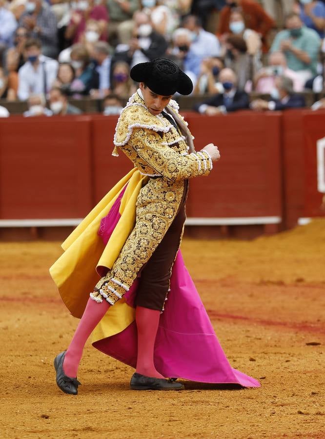 En imágenes, mano a mano de Morante de la Puebla y Juan Ortega en la Maestranza