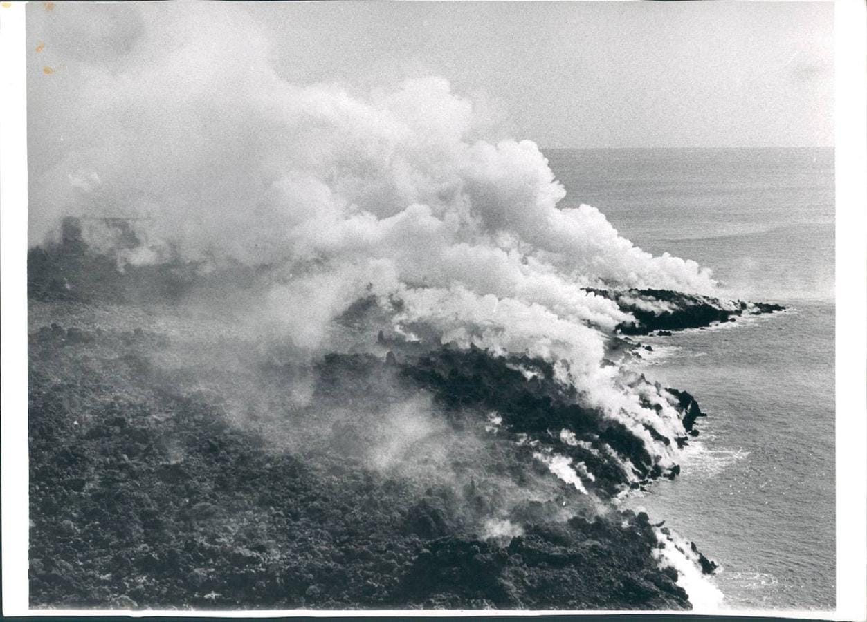 En tan solo un día la lava llegó al mar y varias embarcaciones fueron evacuadas. 