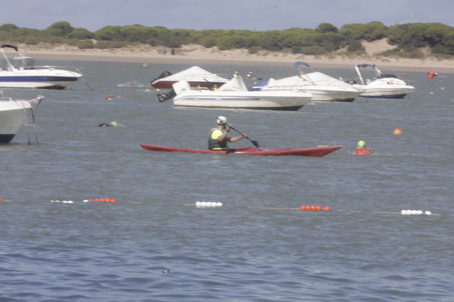 En imágenes: 225 atletas participan en la 12ª edición del Desafío Doñana