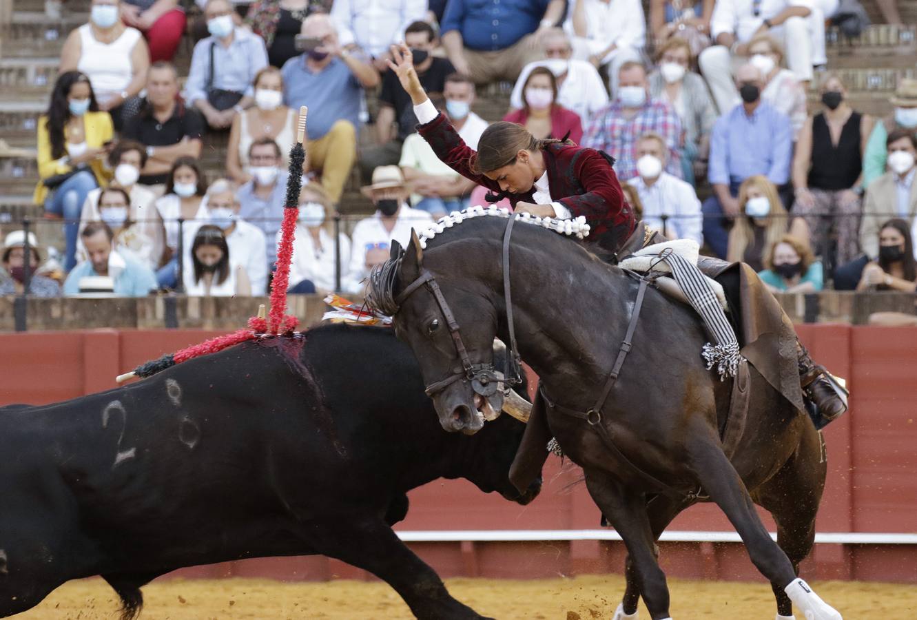 En imágenes, la corrida de rejones de la Feria de San Miguel de Sevilla