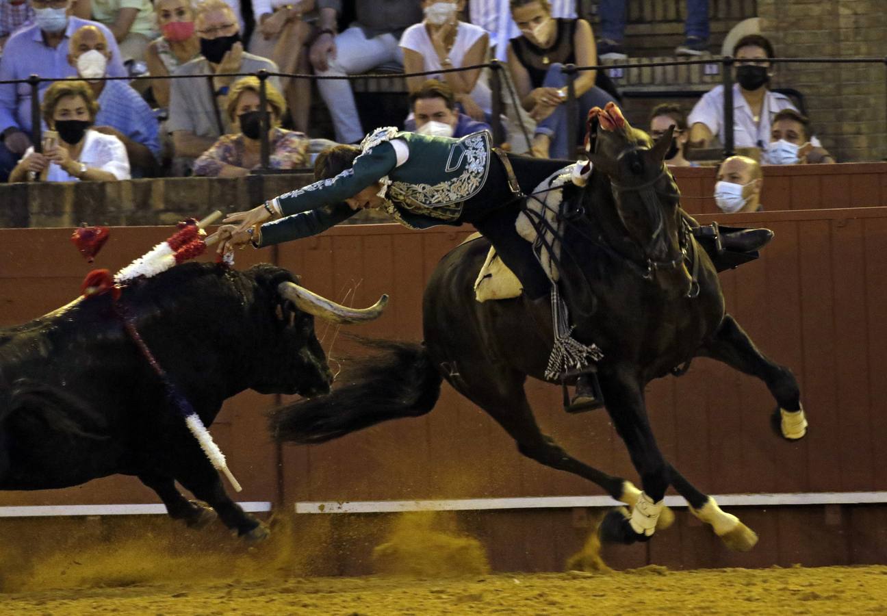 En imágenes, la corrida de rejones de la Feria de San Miguel de Sevilla